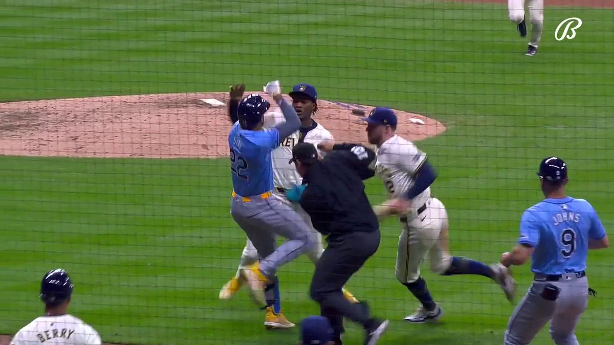 Another view of the benches clearing incident in Milwaukee (via @BallyRays)