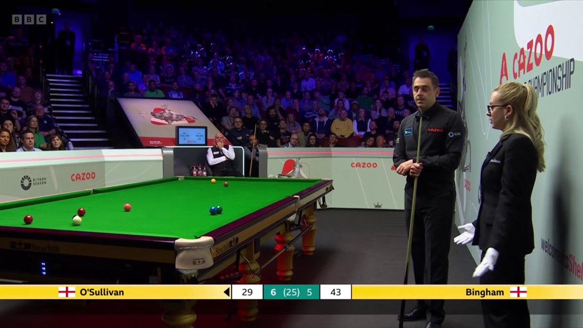 🗣️ "This is probably one of the greatest bits of sportsmanship I have ever seen in any sport." This is class from Ronnie O'Sullivan 👏 The Rocket turned down a chance to pot the red as he was unsure whether the black was lying correctly on its spot. #BBCSnooker