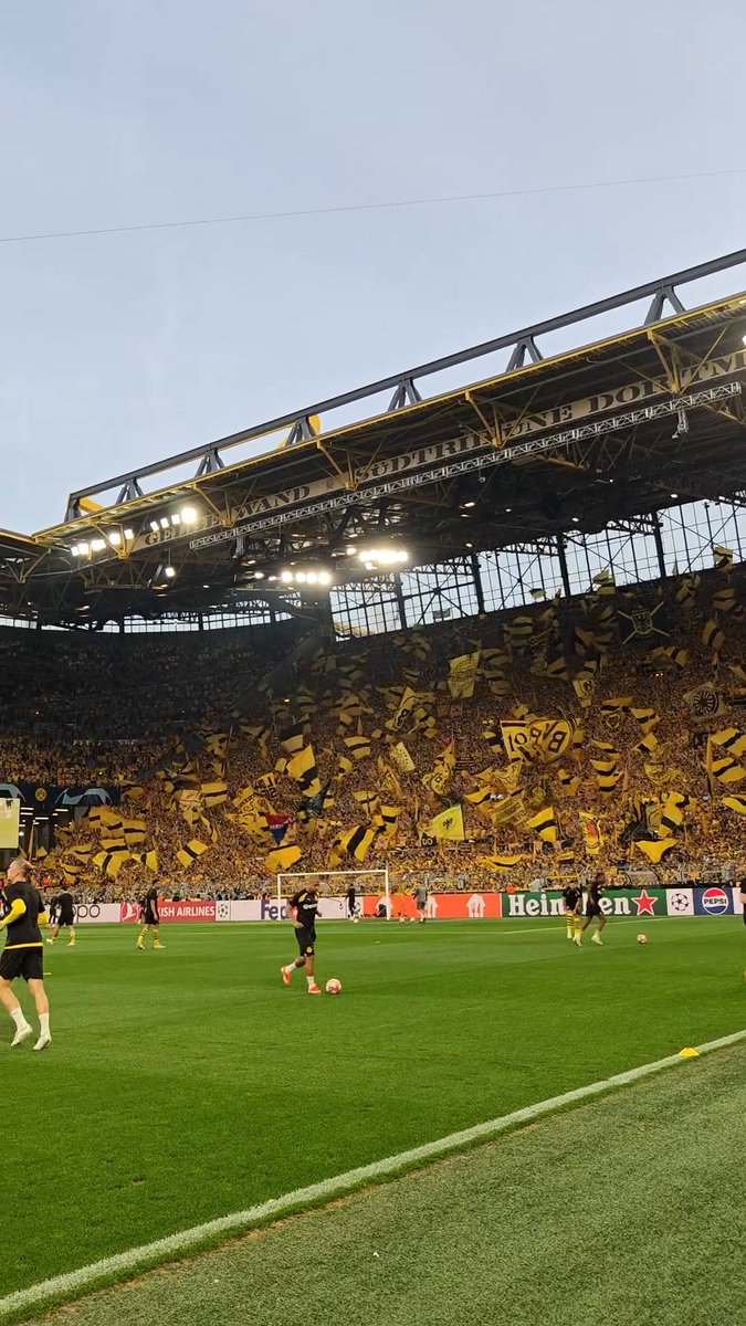 acil kale arkası tribün kültürü oluşturulmalı bizde de..