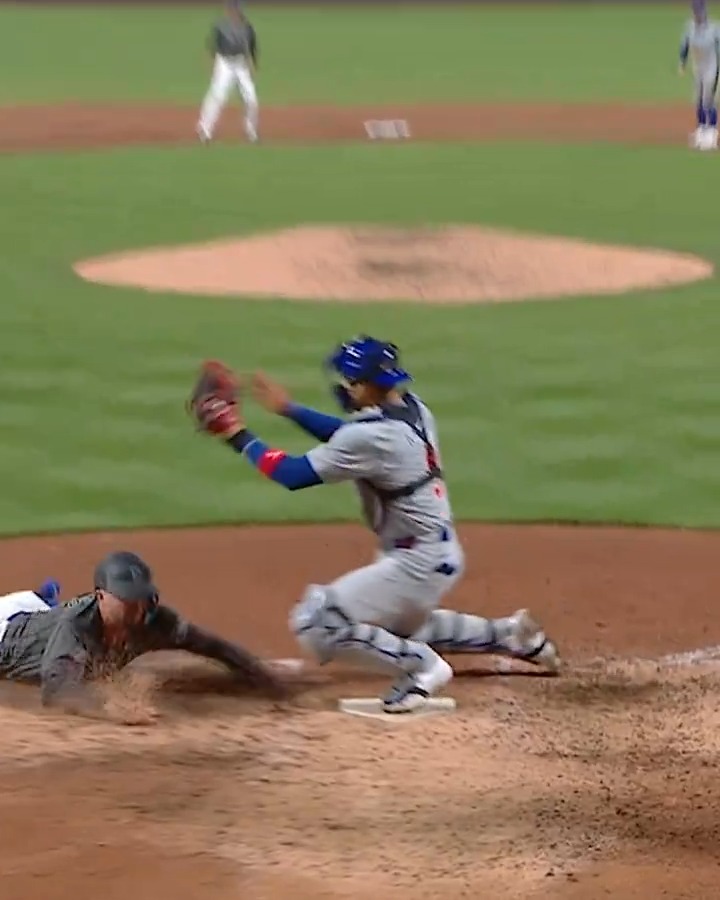 This double play ends the game and the Chicago Cubs hang on for the 1-0 win!