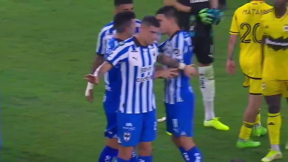 Monterrey players were visibly frustrated after the loss to the Columbus Crew. A red card was shown after the final whistle 🟥
