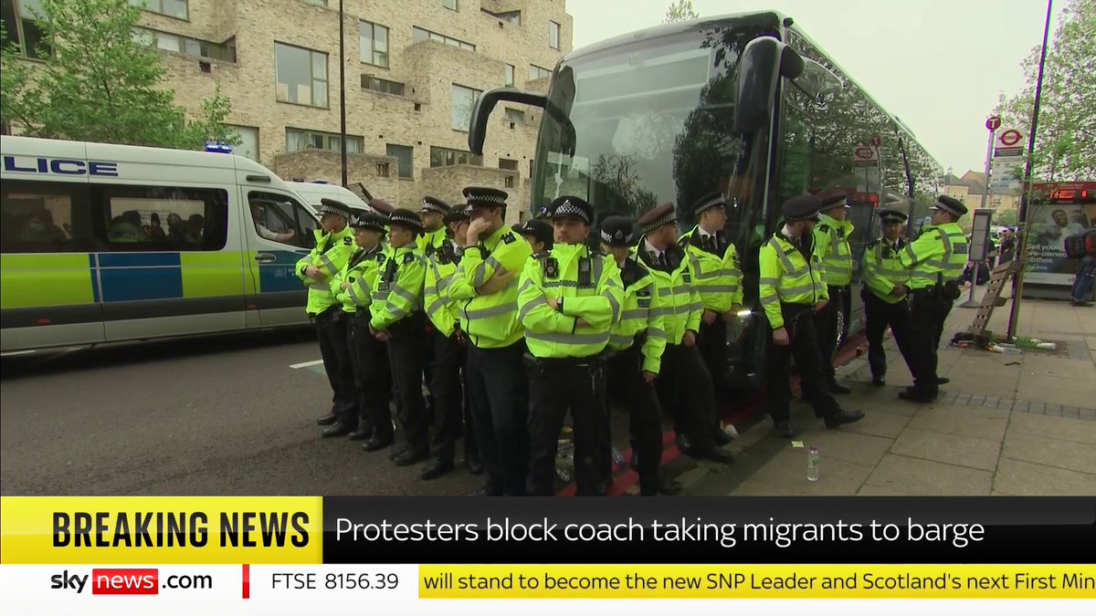 BREAKING: Protesters have blocked a coach that was taking migrants that were being housed at a hotel in Peckham to the Bibby Stockholm Barge in Dorset. 📺 Sky 501, Virgin 602, Freeview 233 and YouTube