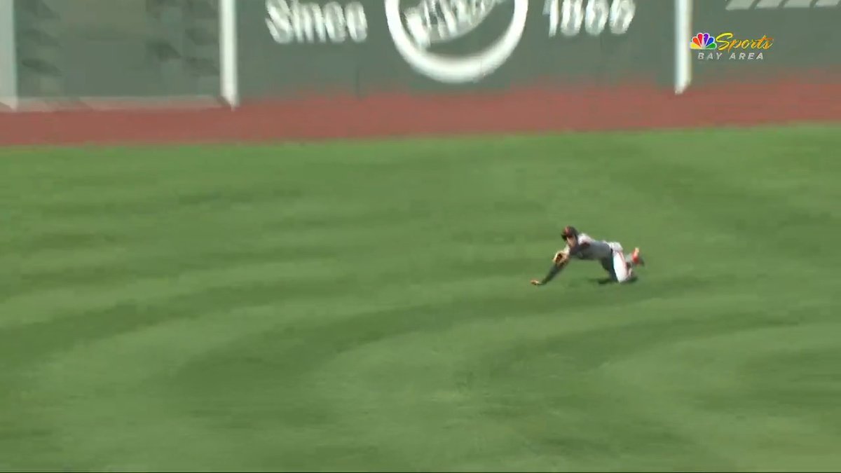 Jung Hoo Lee lays out to save a run with nice diving grab!
