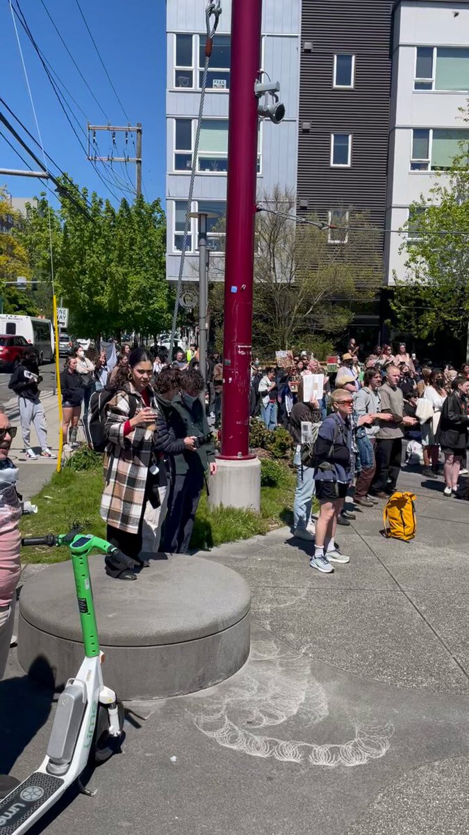 NOW: Students at Seattle University rally for Palestine 🇵🇸