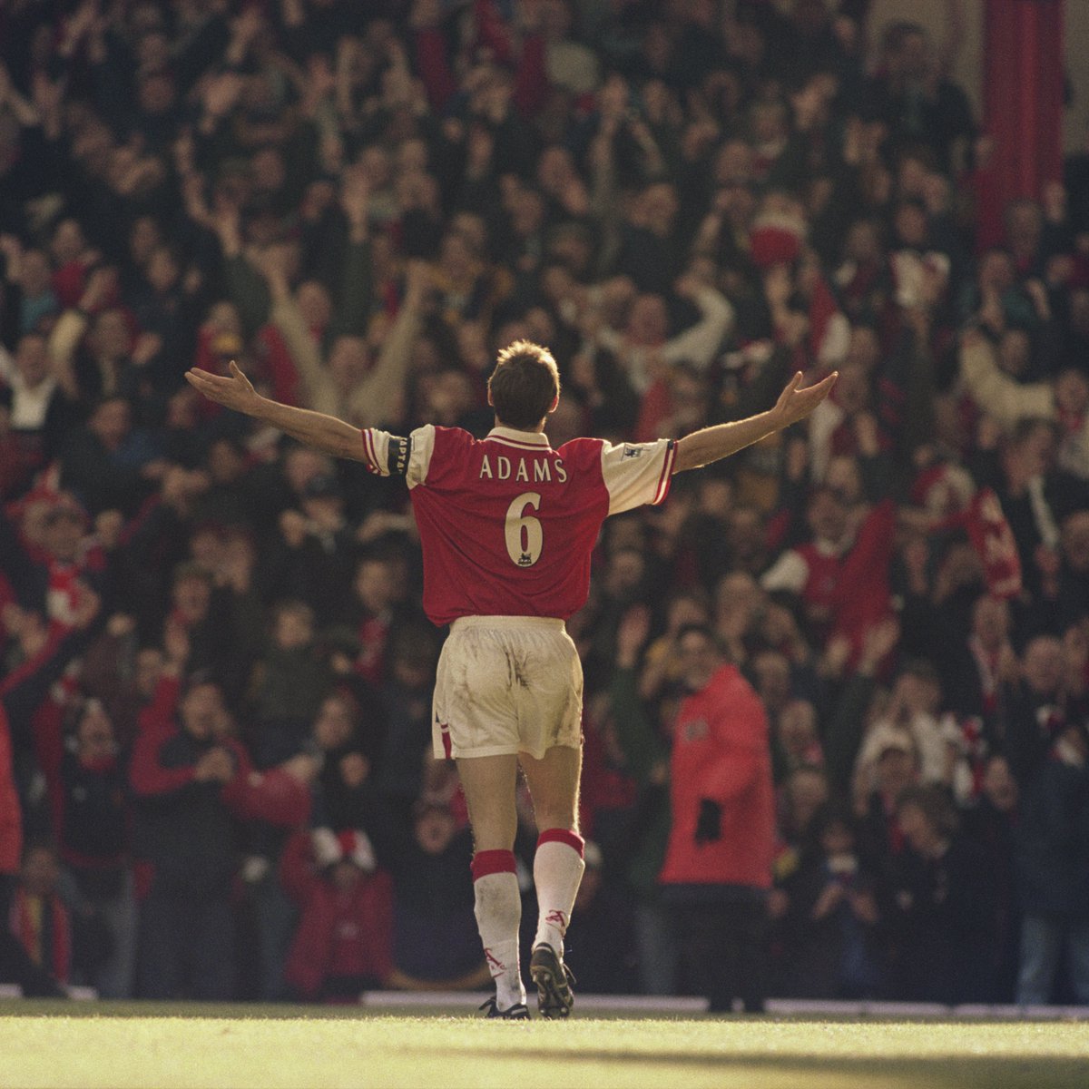Would you believe it? 🤯 🗓️ On this day in 1998, Tony Adams did this! 👏