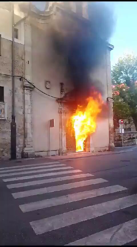 The attacks against Christians continue. An African migrant just set a church on fire in Cuenca, Spain 🇪🇸 Via ʜᴇʀQʟᴇs