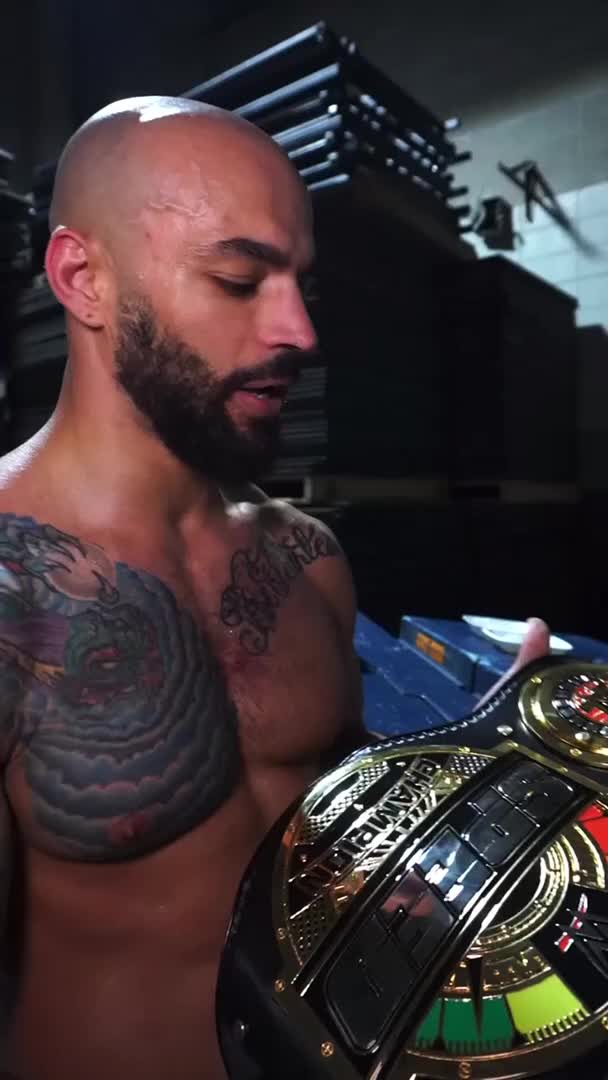 Congrats, Lightskin Kingpin!!! Lightskin Kingpin has made history as the first-ever #WWESpeed Champion! 🙌
