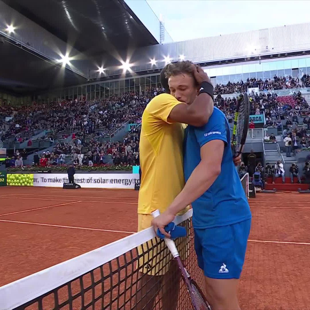 Heartbreaking 💔 Jiri Lehecka is forced to retire with an injury at 3-3 in the first set, sending Felix Auger-Aliassime into his first Masters 1000 final. #MMOPEN