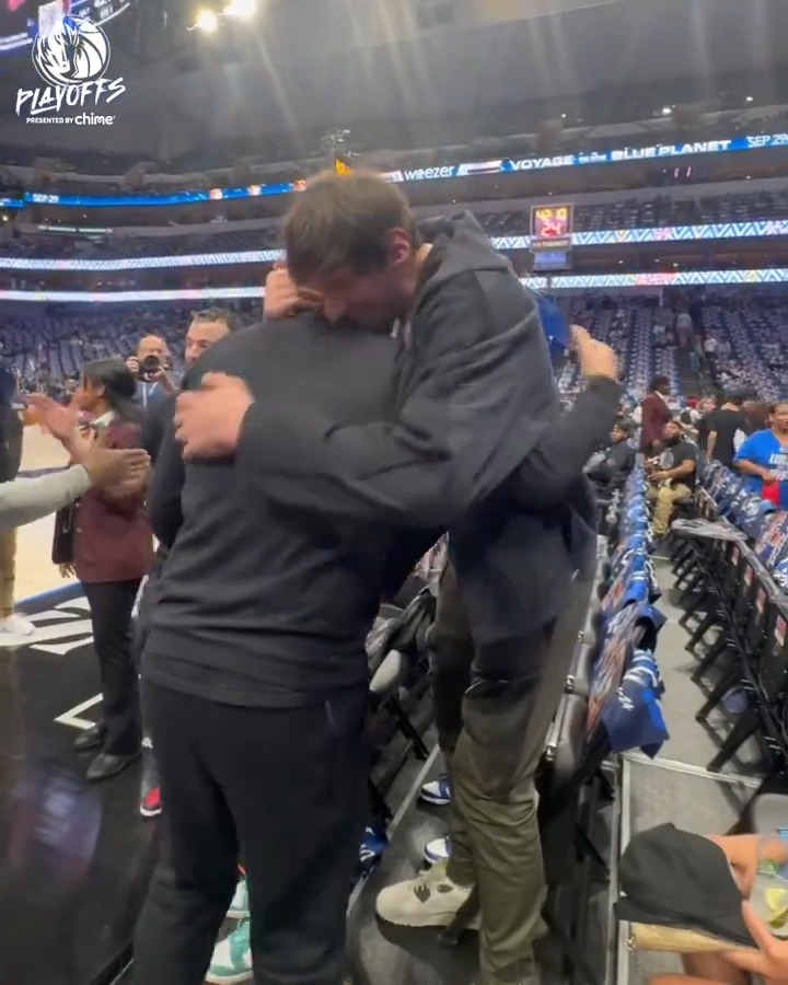 Bestie came to support 🤞 #OneForDallas // #MFFL