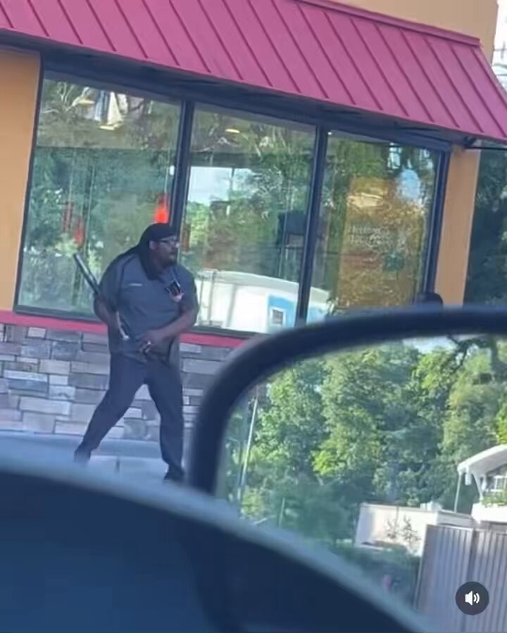 bro ready to crash over the chicken sandwich 😭🤦🏾‍♂️