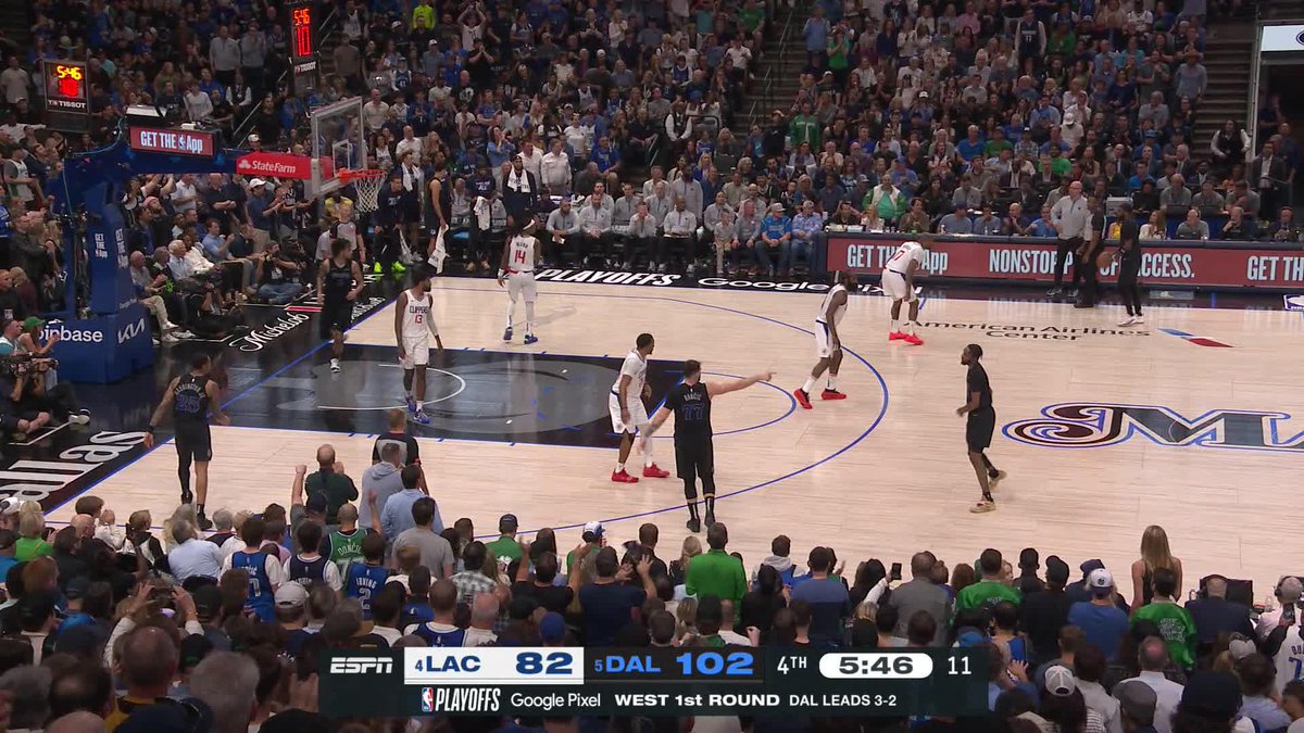 KYRIE IN HIS BAG FOR THE 4-POINT PLAY 🥶