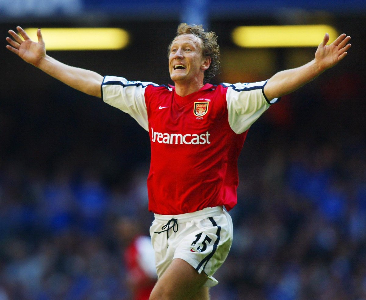 On this day in 2002: Goals from Ray Parlour & Freddie Ljungberg gave Arsenal a 2-0 win over Chelsea to win the FA Cup at the Millennium Stadium. 🏆 🗣️ “It’s alright, it’s only Ray Parlour.”