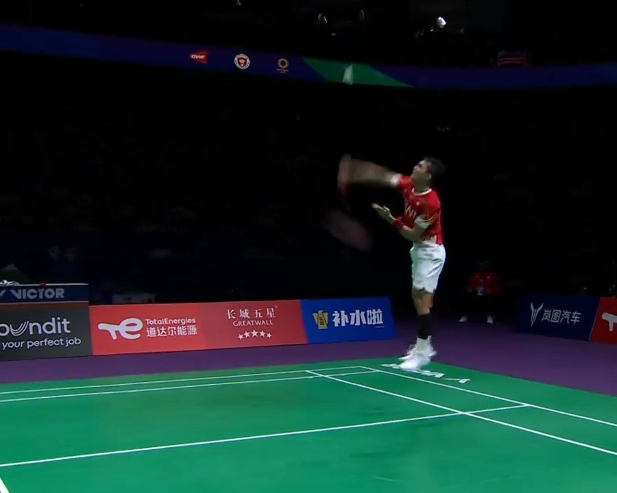 Even champions miss sometimes… 🫣 Follow live action: #ThomasUberCupFinals #Chengdu2024