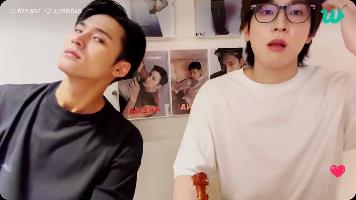 mingyu redoing his magazine pose. WONWOO HAHAHHAHH