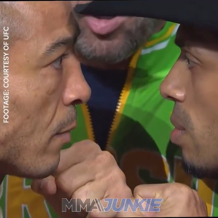 Salvadoran fighter Jonathan Martinez will be facing Jose Aldo on tonight's UFC co main event. Should be a good one! 🇸🇻 x 🇧🇷