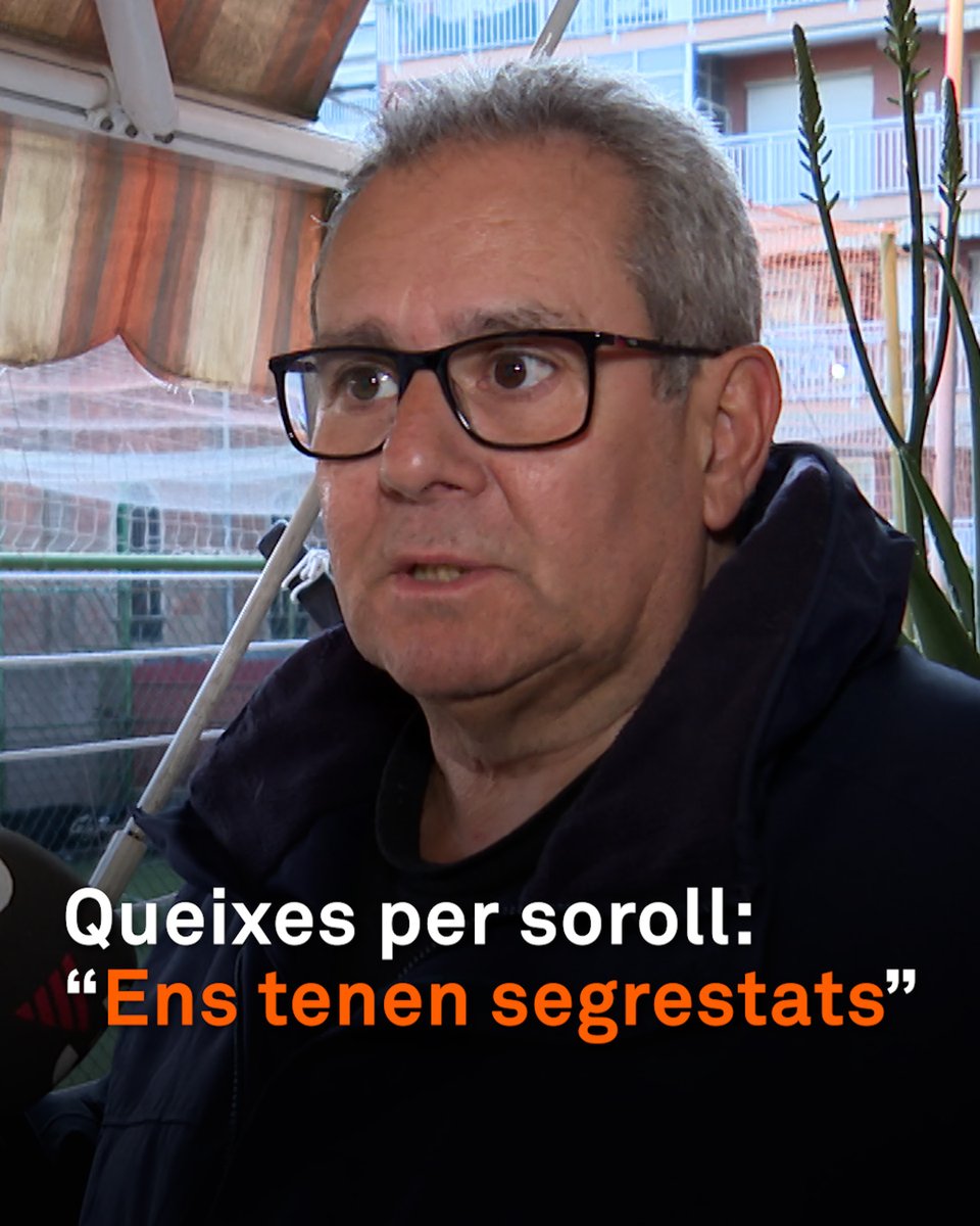 “Ens tenen segrestats.” Les queixes dels veïns pel soroll de patis escolars i pistes esportives en interiors d’illa a Barcelona són cada cop més freqüents. "Tenim un camp de futbol a dos metres de casa!”