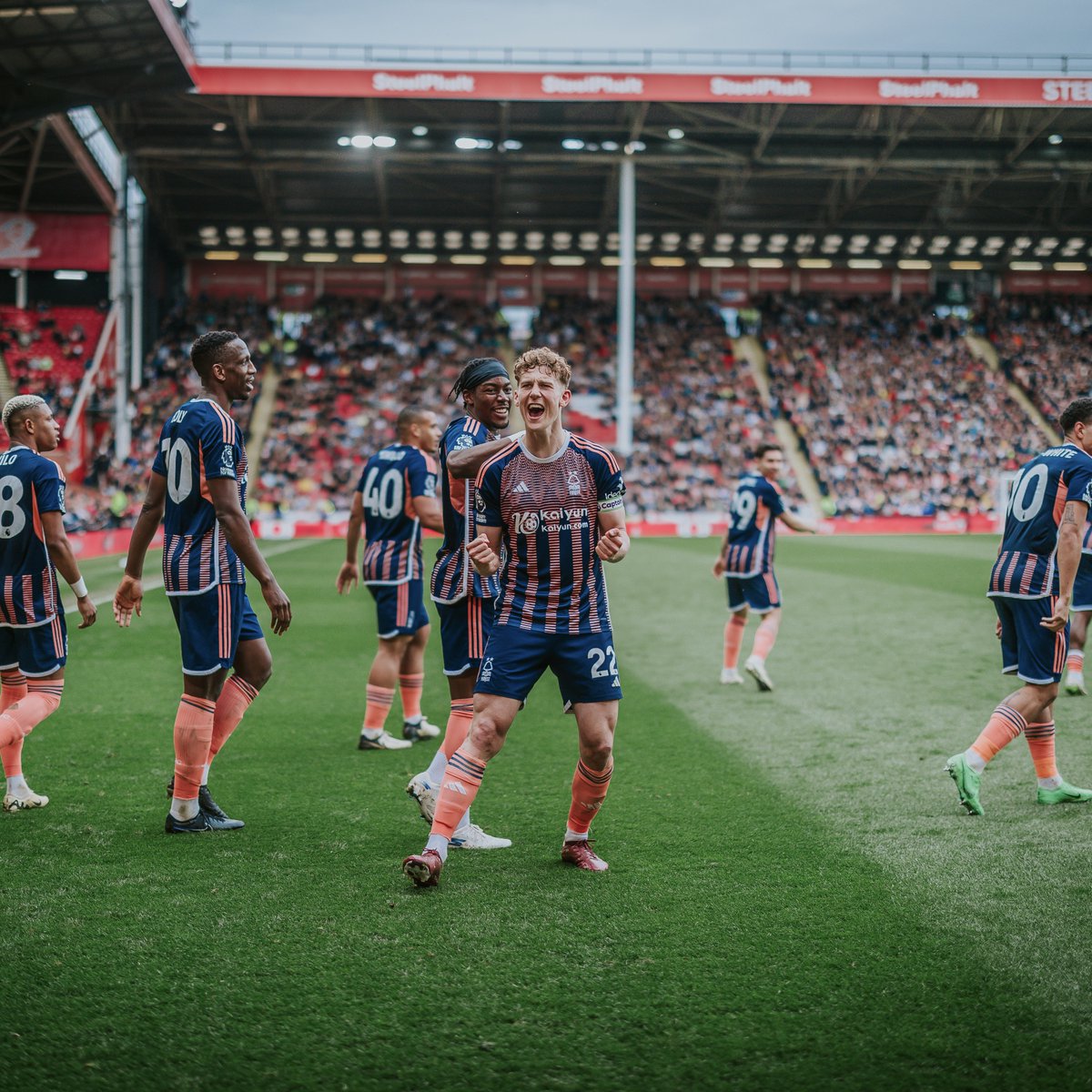 Yatesy's first Premier League goal 😍