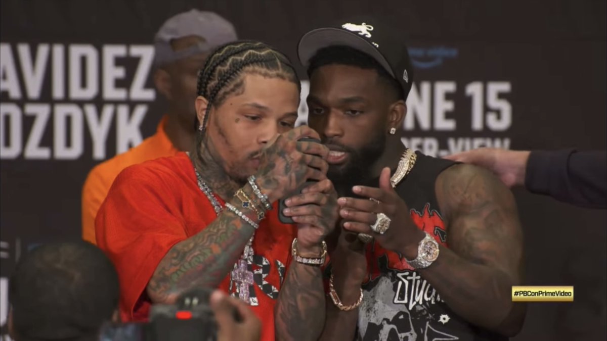 Gervonta Davis and Frank Martin in a heated six-minute debate over sparring sessions after their press conference finished as Tank shows Martin the video on his phone… [🎥 Premier Boxing Champions]
