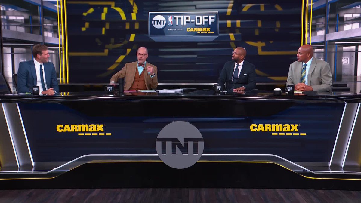 Charles Barkley: “You had a somewhat successful career. Don’t you think if you went to Auburn like I tried to talk you into, you would’ve been more successful?” Dirk Nowitzki: “I think so… But I went straight from the army, which you didn’t believe.” 😂