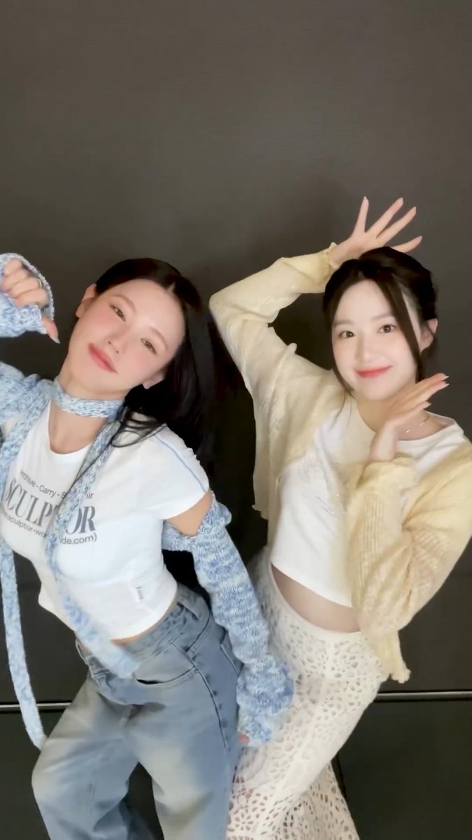 (G)I-DLE MIYEON AND SHUHUA DOING TWICE'S 'LOOK AT ME' CHALLENGE