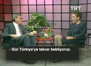 Haldun Dormen’in donanımı akıcı İngilizcesi nezaketi ve dünyanın en zarif en güzel kadınlarından Audrey hanımın mükemmelliği. 1988 yılı TRT’si. #trtarsiv