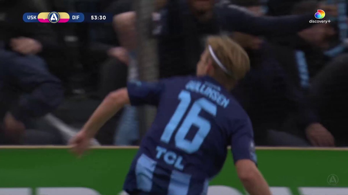 Jacob Widell Zetterström räddar Simon Gefverts straff. Oskar Fallenius tar bollen och gör 2-0 för Djurgården! 🟡🔴🔵 📲 Se matchen på