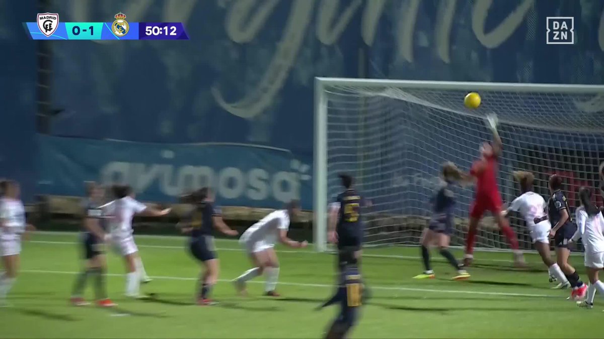 DOÑA M1SA 🫡 Paradón para mantener el cerrojo echado en la portería del Real Madrid C.F. #LigaFenDAZN ⚽️