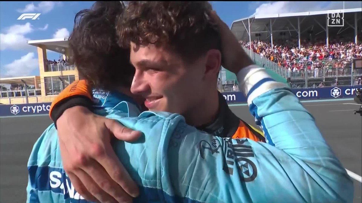 Solo hay una cosa mejor que ganar tu primera carrera de F1... Ganar tu primera carrera de F1 y poder disfrutarlo con tu amigo CARLANDO ❤️ #MiamiDAZNF1 🇺🇸