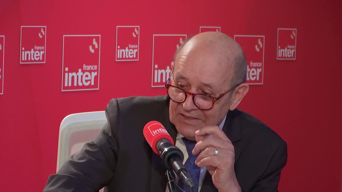 "Y'a un truc qui ne va pas avec Glucksmann..." Jean-Yves Le Drian s'étonne que le candidat socialiste aux européennes "ne travaille pas avec les autres socio-démocrates". #le710inter