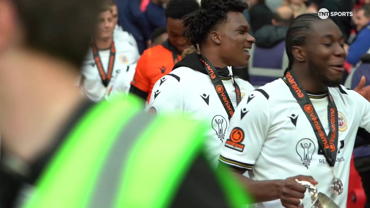 This is what promotion to the Football League for the first time feels like 🤩 Congratulations to Bromley FC 👏