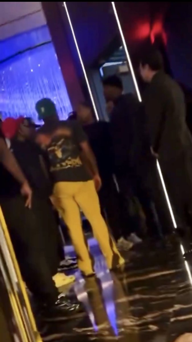 ‼️ An obscured video has now emerged seemingly showing Gervonta Davis confronting Devin Haney in person today… [🎥 Dean]