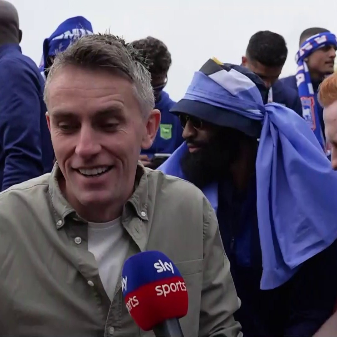 "These supporters deserve it" Kieran McKenna is loving every moment of the Ipswich promotion parade 💙