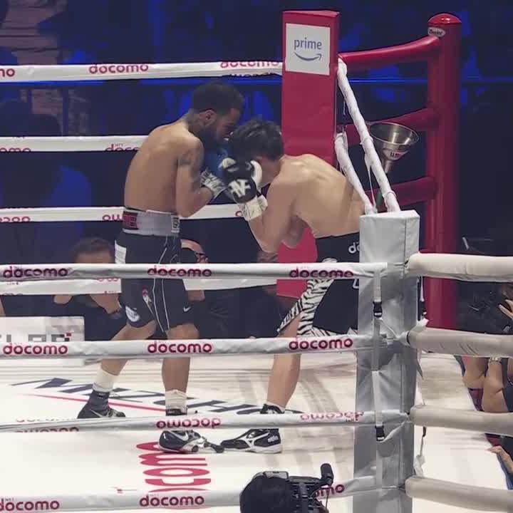 THE CHAMP SENSES BLOOD IN THE WATER 🦈