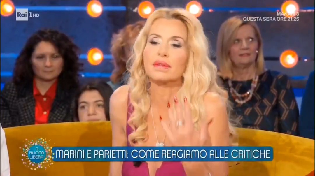 appena passato ai parioli davanti a una donna e la sua birkin 25 completamente vestito dalla testa ai piedi con cose prese da vinted e humana e in più ho salutato più volte le persone del palazzo dove lavoro senza mai ricevere risposta