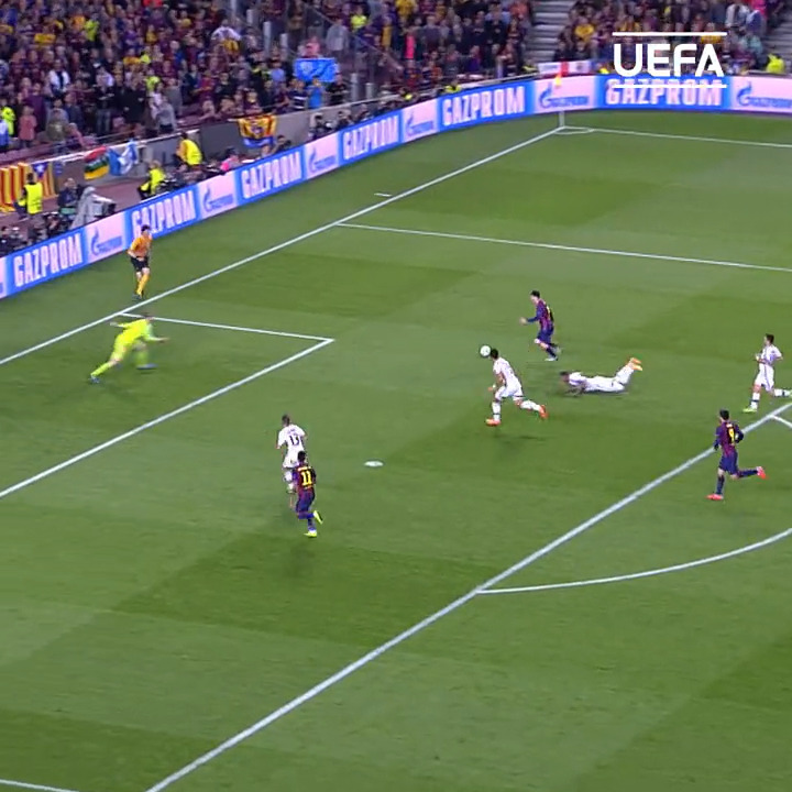 Hoy hace exactamente 9 años, Lionel Messi le rompía la cadera a Jerome Boateng y vencía a Manuel Neuer con una exquisita definición de vaselina. Esto en unas semifinales de UEFA Champions League. Cosas del 𝗠𝗘𝗝𝗢𝗥 𝗗𝗘 𝗧𝗢𝗗𝗢𝗦 𝗟𝗢𝗦 𝗧𝗜𝗘𝗠𝗣𝗢𝗦.