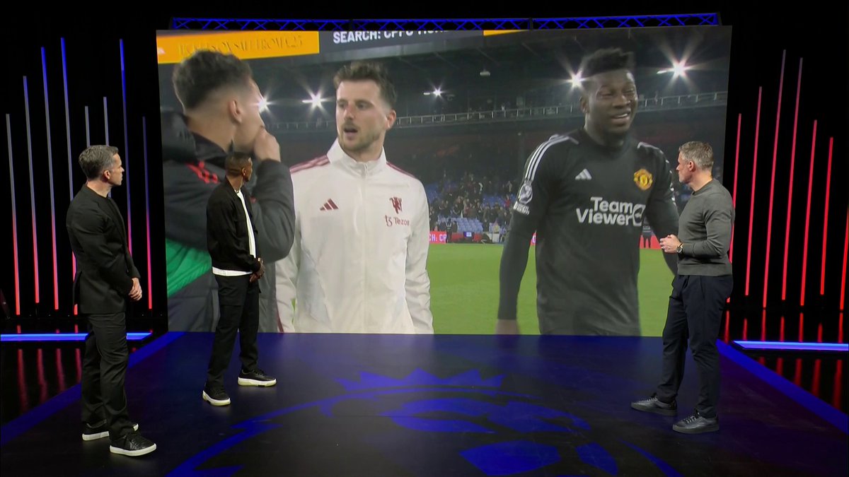 "Shut up and get in" 😡 Jamie Carragher was not happy with the Manchester United players at full-time 👀