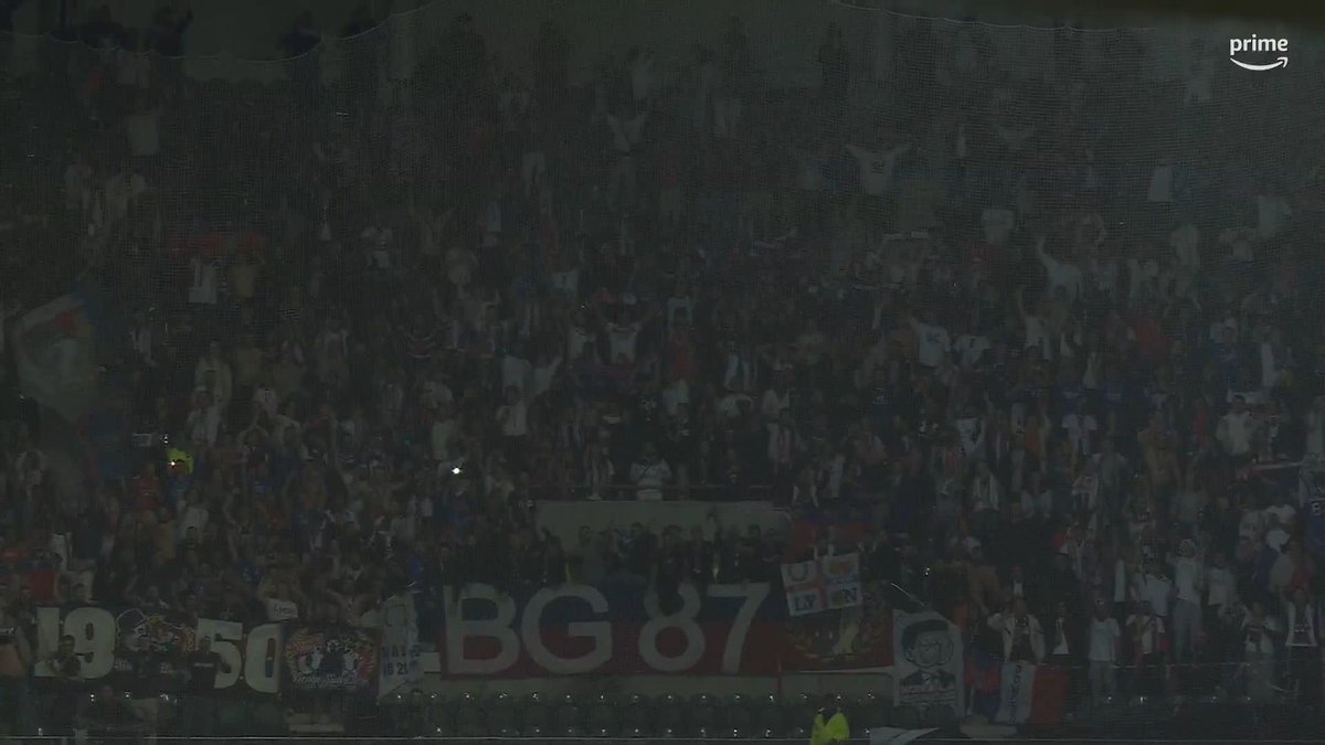 🥰 La magnifique communion entre les joueurs et les supporters lyonnais qui ont fait le déplacement. #LOSCOL