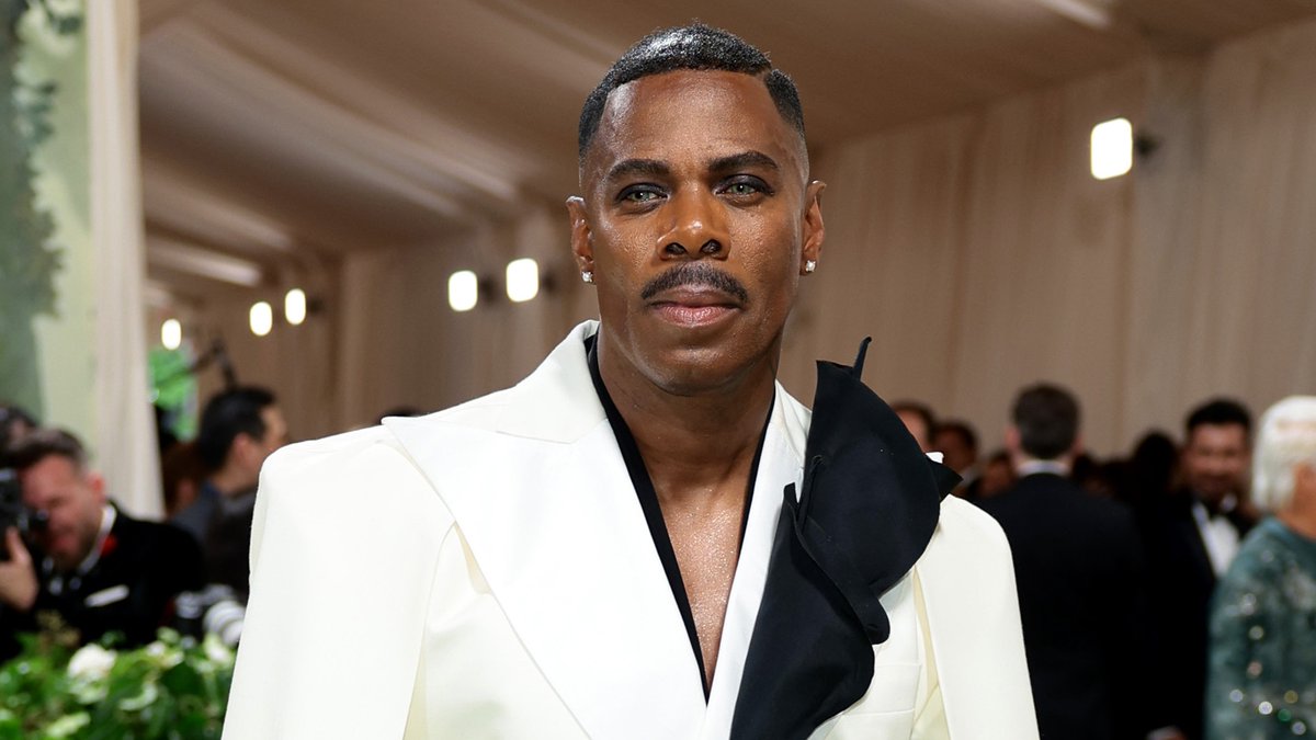 Can we get a little commotion for #ColemanDomingo's cape? 😍 #MetGala