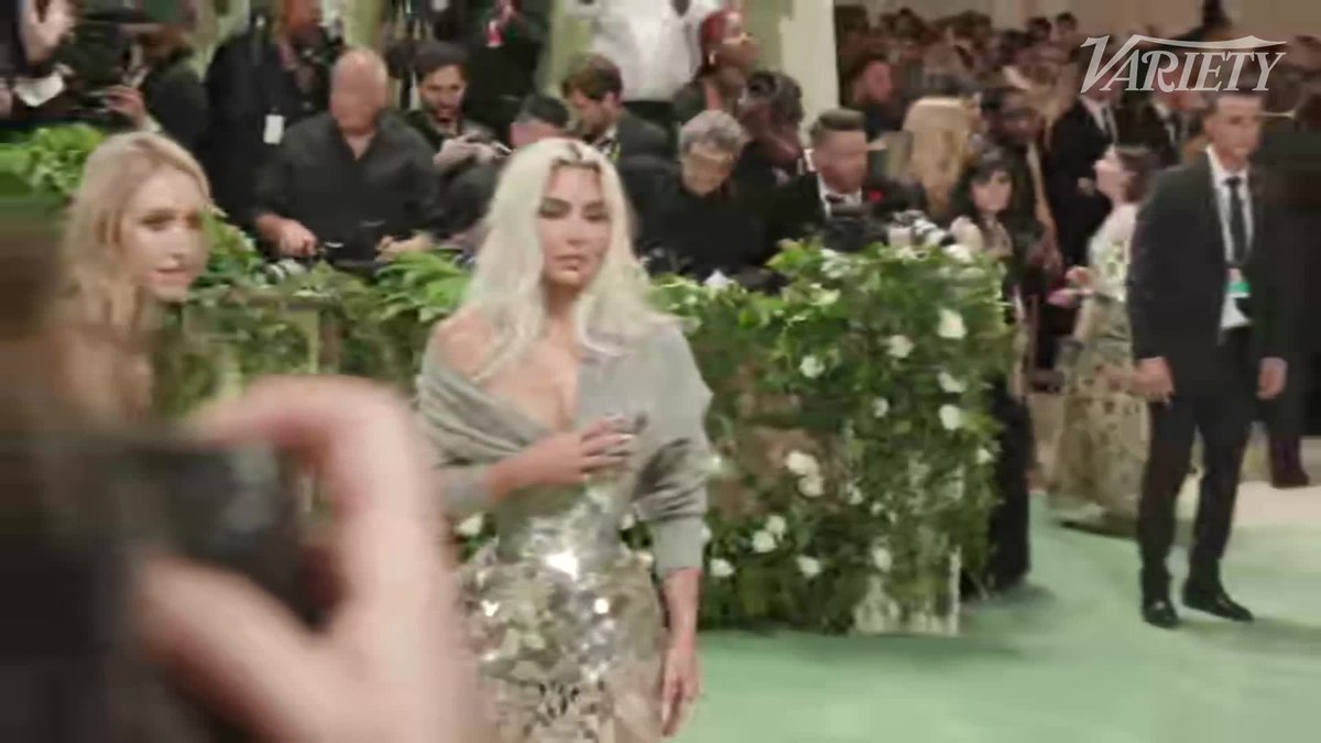 Kim Kardashian with blue lips, barely able to breathe due to extreme corseting at #MetGala. Extreme corseting is an S/M practice, but is KK consenting? And should she be? This extreme look sends all kinds of wrong messaging.