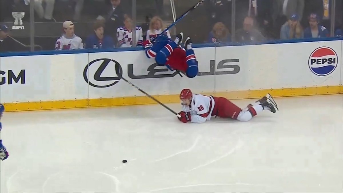 That elbow has a mind of its own that would have been a hall of fame elbow directly to the head