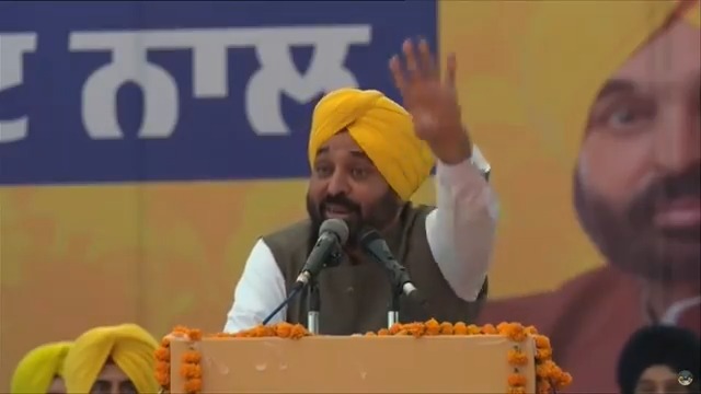 ਸੁੱਖ ਵਿਲਾਸ ਨੂੰ 15 ਸਾਲਾਂ ਵਾਸਤੇ ਬਿਜਲੀ, ਲਗਜ਼ਰੀ ਟੈਕਸ, GST, SGST ਵਰਗੇ ਟੈਕਸ ਮੁਆਫ਼ ਕੀਤੇ ਗਏ... ਹੁਣ ਸਾਡੇ ਹੱਥ 'ਚ ਸਾਰੇ ਕਾਗਜ਼ ਆ ਚੁੱਕੇ ਨੇ... ਆਉਣ ਵਾਲੇ ਦਿਨਾਂ 'ਚ ਕੈਂਚੀ ਨਾਲ ਰੀਬਨ ਕੱਟਣ ਦੀ ਬਜਾਏ JCB ਦਾ ਕਲੱਚ ਛੱਡ ਕੇ ਇੱਥੇ ਸ਼ਾਨਦਾਰ ਸਕੂਲ ਦਾ ਉਦਘਾਟਨ ਕਰਾਂਗੇ...