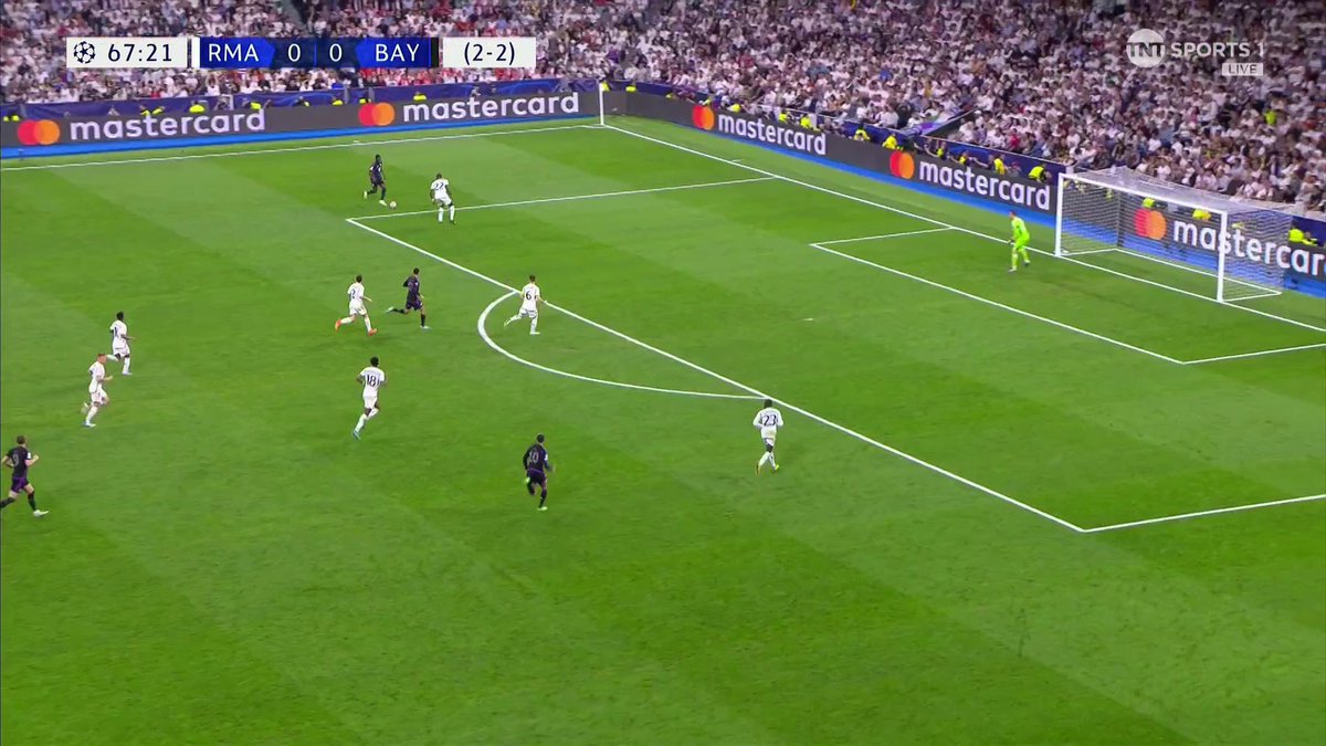 ALPHONSO DAVIES 🚀🚀 What a way to score his 𝐅𝐈𝐑𝐒𝐓-𝐄𝐕𝐄𝐑 #UCL goal! 🤯 📺 TNT Sports &amp; discovery+ UK