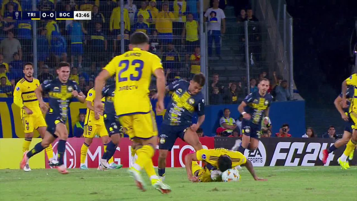 Equi Fernández, a lo Boca: ¡TRABÓ CON LA CABEZA!