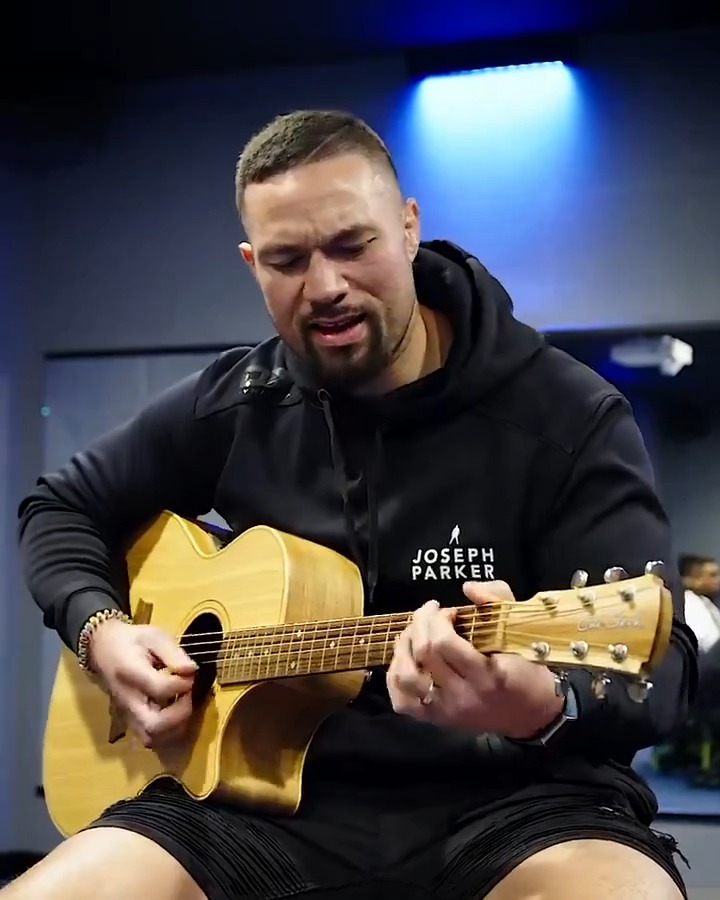 Another day, 𝙖𝙣𝙤𝙩𝙝𝙚𝙧 iconic Joseph Parker video 😂 🎥 Joseph Parker