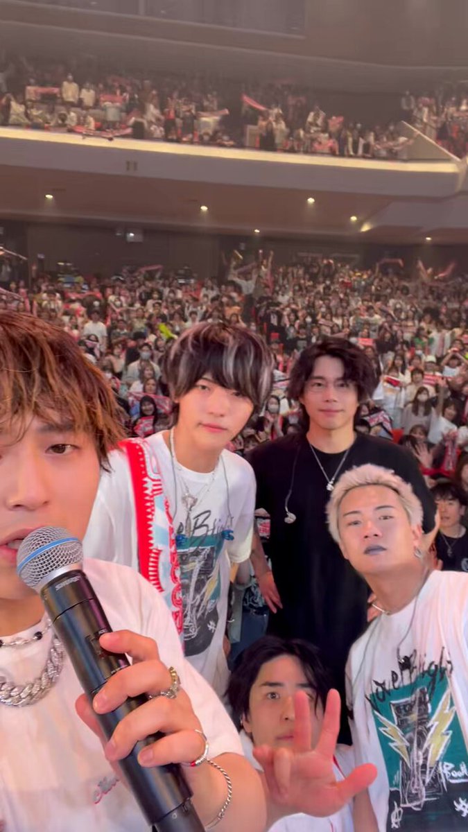 久しぶりの福井はロングトーンが過去一で長くできたし、終演後のタオル投げも2階まで飛んだしなんだかとってもいい気分。笑 鯖江大好きです。本当にありがとう！！