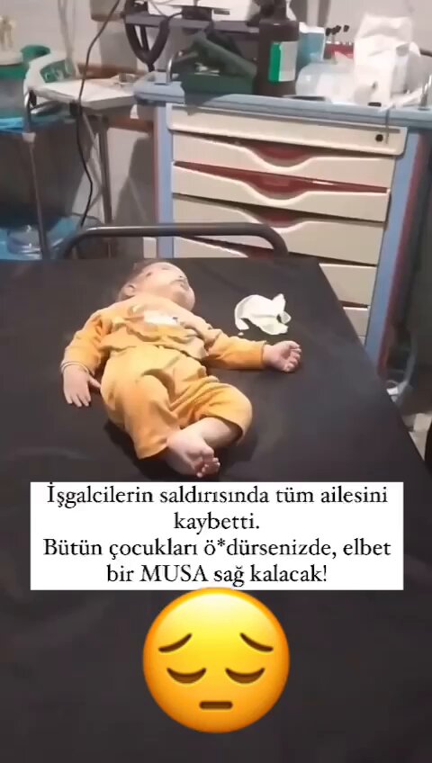 An itibari ile Gazze’den gelen görüntü bir mahalle vuruldu anne babasız kalmış çocuklar getiriliyor ağır yaralı şuuru gidip geliyor şifa ver yarabbi dindir bu çocukların acısını yarabbi