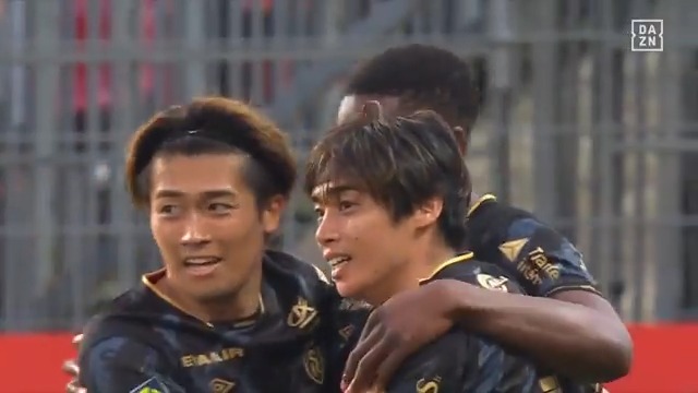 [速報] #伊東純也 パーフェクトアシスト！ 🇫🇷#リーグ・アン 第33節 #ブレスト vs #スタッド・ランス ／ 後は合わせるだけ⁉ 伊東純也の鋭いピンポイントクロスを #ミュネツイ が頭で押し込み スタッド・ランス先制！ ＼ #ABEMAdeDAZN #ABEMA