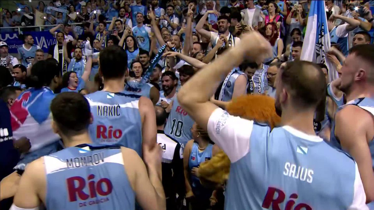 ¡RÍO Río Breogán CONSIGUE LA PERMANENCIA EN LA #LigaEndesa! ¡Así lo celebra el Pazo, así lo celebra una ciudad entera! 𝙋𝙀𝙇𝙊𝙎 𝘿𝙀 𝙋𝙐𝙉𝙏𝘼 💙 📺 Movistar Plus+ #LigaEndesa | #ListosParaRomperla
