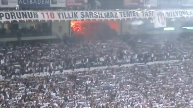 Bir şarkısın sen...