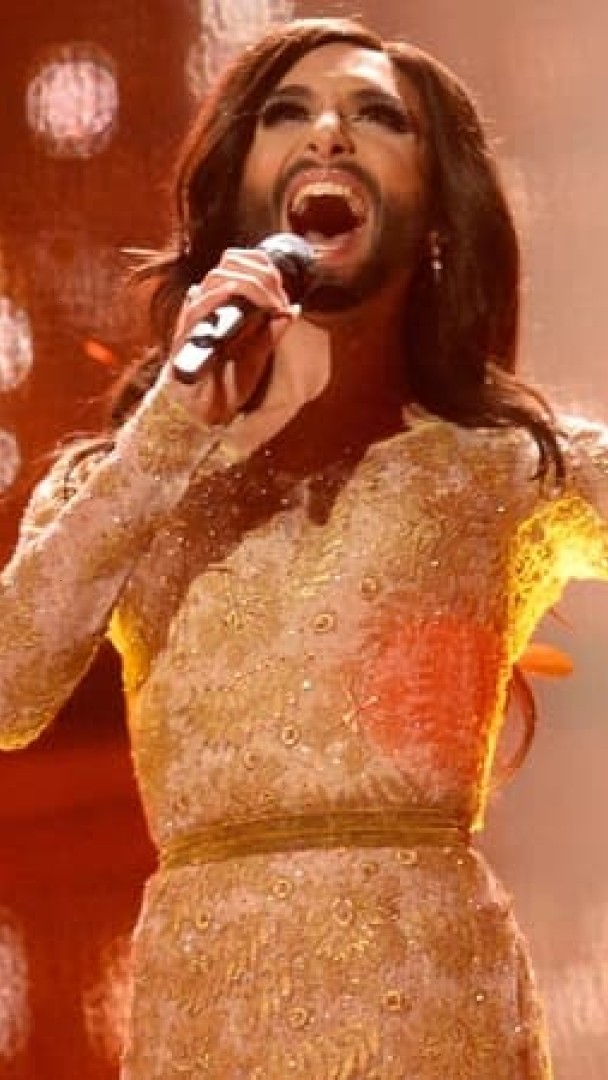 ๐ณโ๐ Comment l'Eurovision est devenu un รฉvรจnement marquant pour la communautรฉ LGBT ๐ Pour la premiรจre fois, deux artistes non-binaires participent au concours cette annรฉe